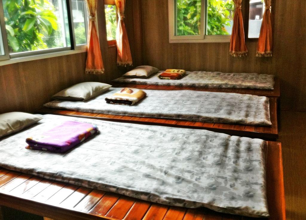 NR Homestay Amphawa Bilik gambar