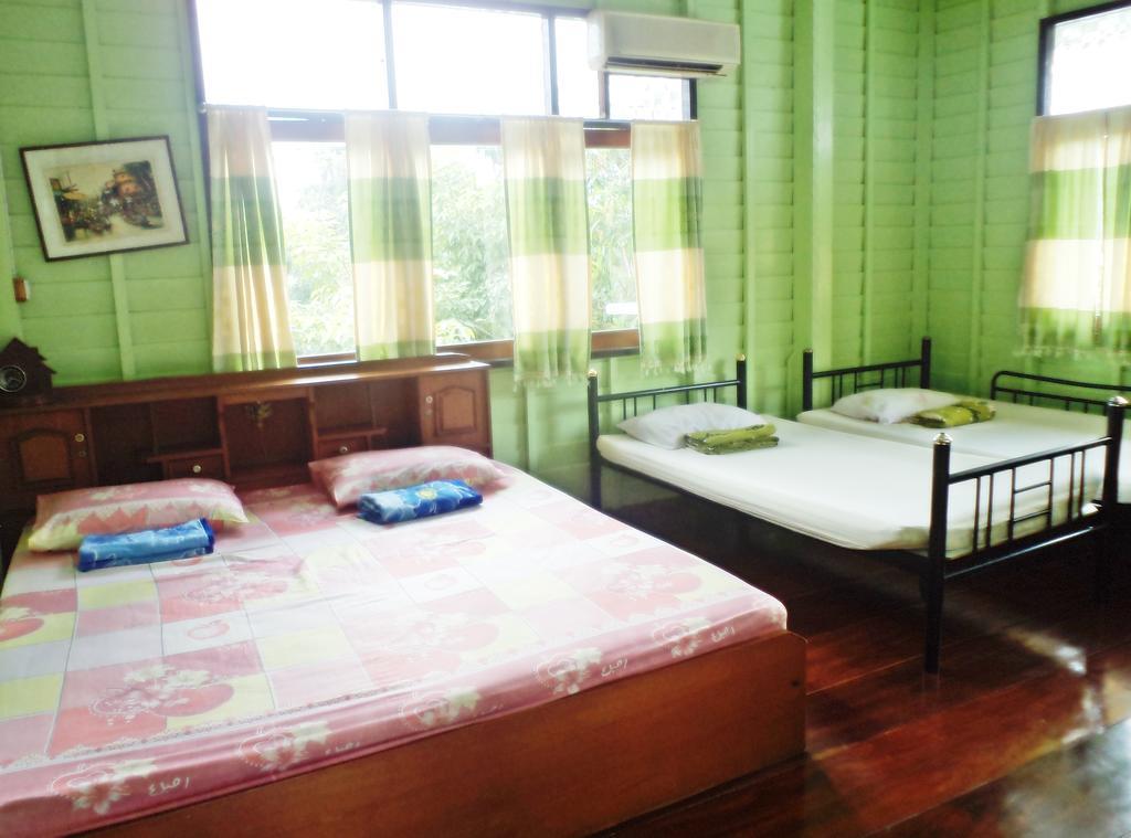 NR Homestay Amphawa Bilik gambar