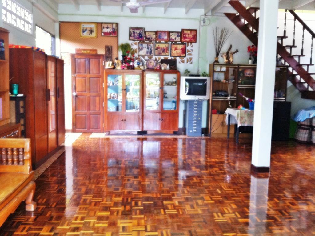 NR Homestay Amphawa Bilik gambar