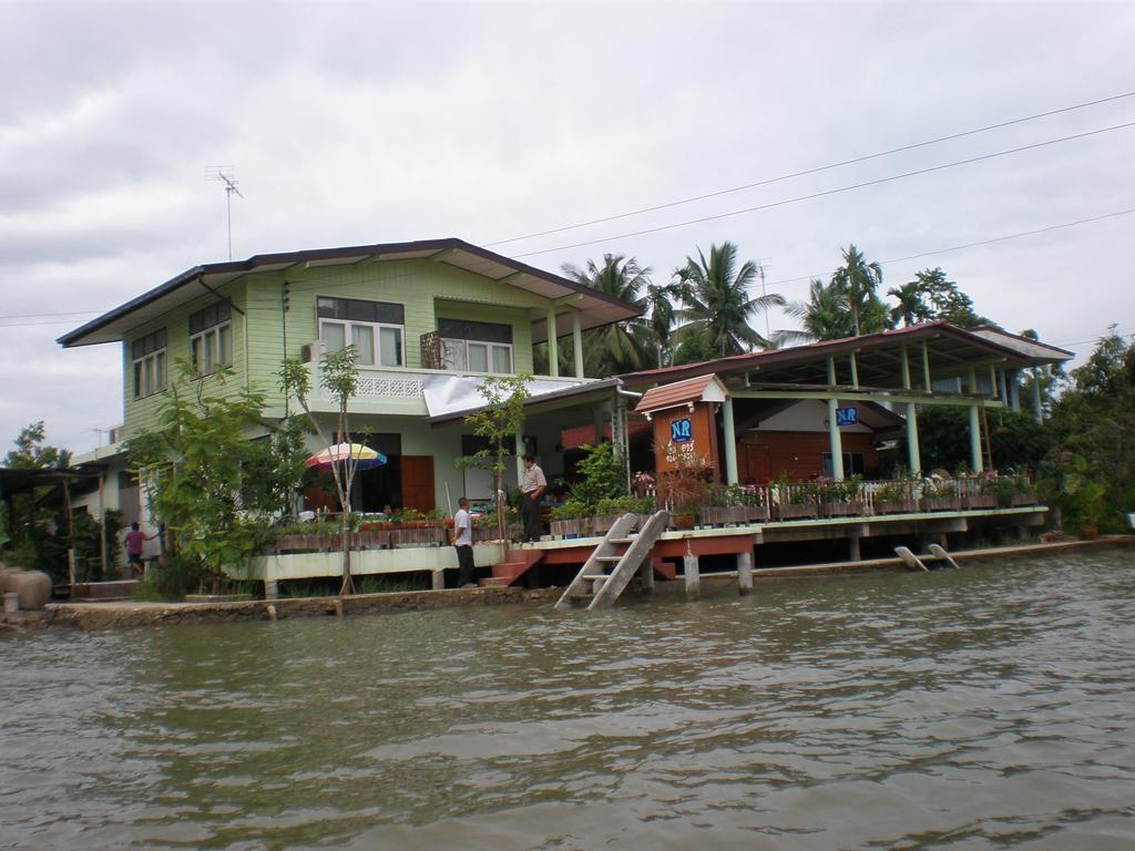 NR Homestay Amphawa Luaran gambar