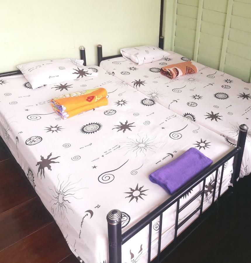NR Homestay Amphawa Luaran gambar